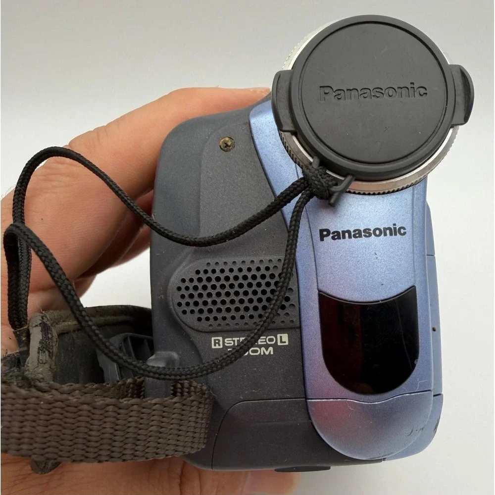 Panasonic PV-GS9 MiniDV Palmcorder Camcorder Blue 20x Optical Zoom 800x Digital